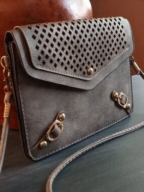 🌺CUTE Vegan Faux Leather Gray Laser Cut Embossed Flap-Over Crossbody Purse NWOT